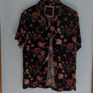 Denim & Flower Short Sleeve Button Down Casual Black Red Floral - Size L